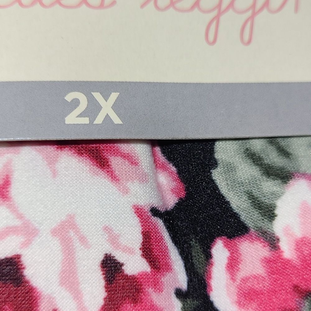 Bobbie Brooks Black Floral Leggings 2 sizes - Picture 3 of 3